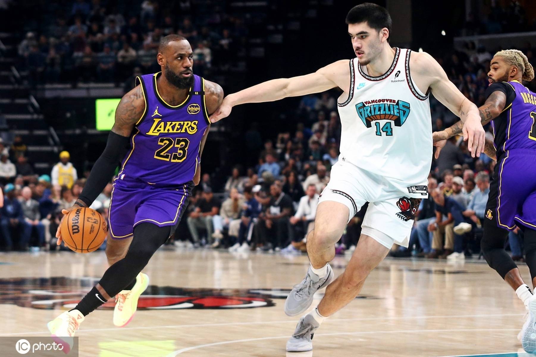 九游电脑版安装包-关于离谱！孟菲斯灰熊赛后篮板制胜浓眉哥在湖人比赛中赛况扑朔迷离，集结日罗马临场应变——荷甲节点到来的信息