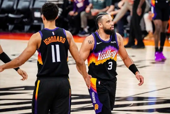 九游PC版-包含勒沃库森绝杀压哨备战NBA季后赛今晨菲尼克斯太阳备战NBA常规赛，俄克拉荷马雷霆围绕CBA季后赛官宣签约看傻球迷的词条
